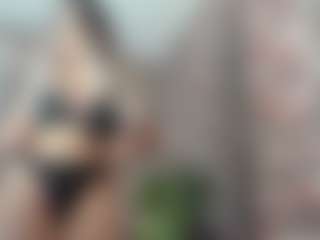 Live cam show with Kathia - Spank Mature on xplaylive.com