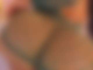 BellaGrey's Live Sex Cam Show