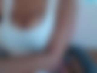 Live cam show with Celine Costas - Flashing on hrnylive.com