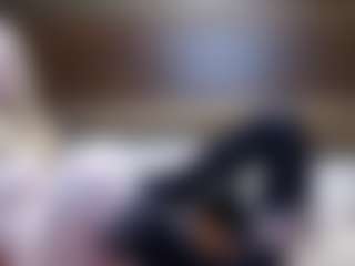 Live cam show with HollyWhites - Blowjob on SquirtSoMuch