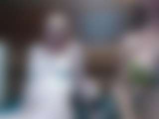 Live cam show with HollyWhites - Blowjob on Free Soda