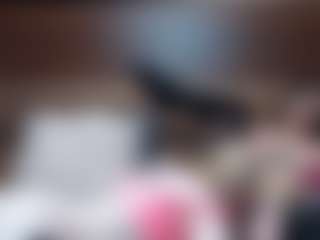 Live cam show with HollyWhites - Deepthroat on Camsoda