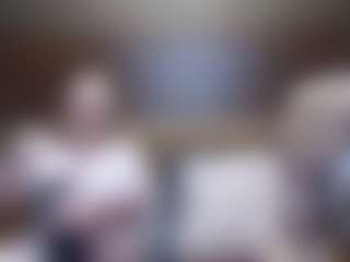 Live cam show with HollyWhites - Blowjob on Fling VIP Chat
