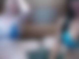 Live cam show with HollyWhites - Teen (18+) on StripNow