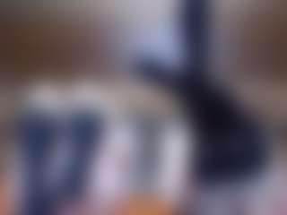 Live cam show with HollyWhites - Teen (18+) on milfzrlive.com