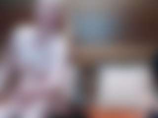 Live cam show with HollyWhites - Strip on Milf Play