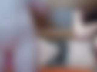 Live cam show with HollyWhites - Young Adult on CamClone