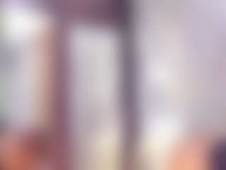 Live cam show with Laura Saenz - Curvy on testsause.com