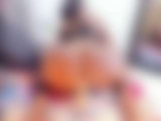 Laura Saenz's Live Sex Cam Show
