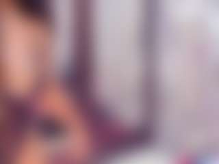 Live cam show with Laura Saenz - Black on Stripli.com | colombia