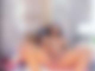 Live cam show with Laura Saenz - Ebony on xDating