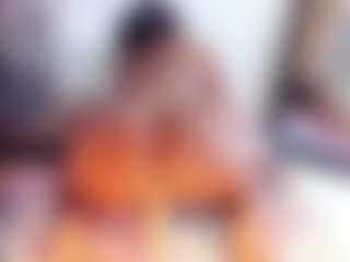 Live cam show with Laura Saenz - Indian on xDating | colombia
