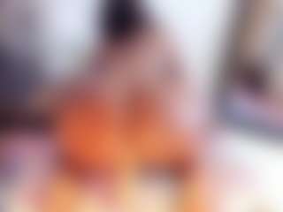 Live cam show with Laura Saenz - Black on fuklive.com