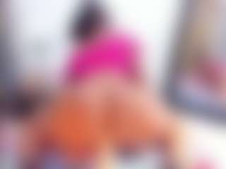 Live cam show with Laura Saenz - Twerk on Dare Cams