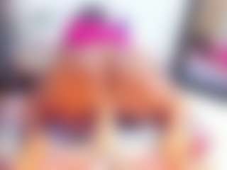 Laura Saenz's Live Sex Cam Show