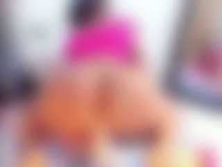 Laura Saenz's Live Sex Cam Show