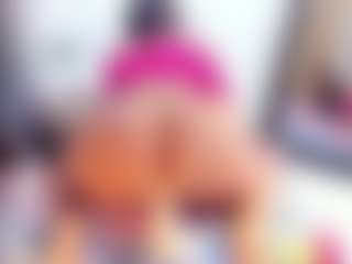 Laura Saenz's Live Sex Cam Show