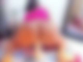 Laura Saenz's Live Sex Cam Show