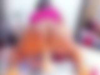 Laura Saenz's Live Sex Cam Show