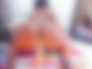 Laura Saenz's Live Sex Cam Show