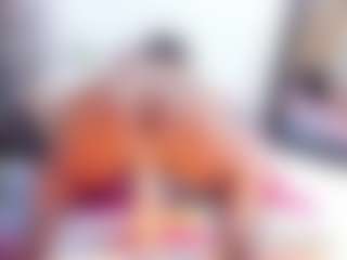 Laura Saenz's Live Sex Cam Show