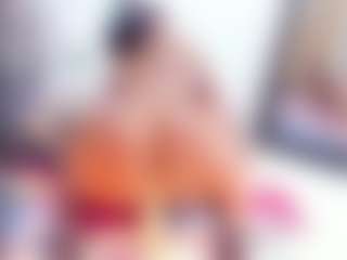 Laura Saenz's Live Sex Cam Show