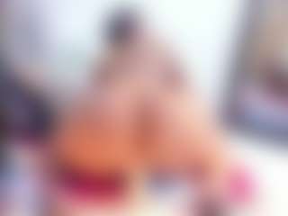Laura Saenz's Live Sex Cam Show