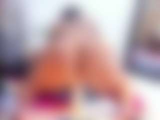 Laura Saenz's Live Sex Cam Show