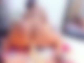 Laura Saenz's Live Sex Cam Show