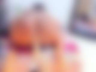 Laura Saenz's Live Sex Cam Show