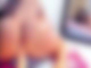 Live cam show with Laura Saenz - Curvy on https://playwithruby.com