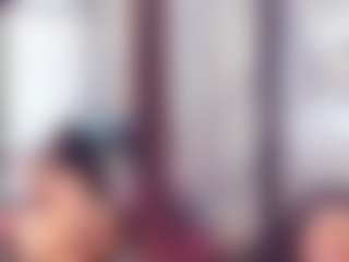 Live cam show with Laura Saenz - Shaved on Sweet Sext