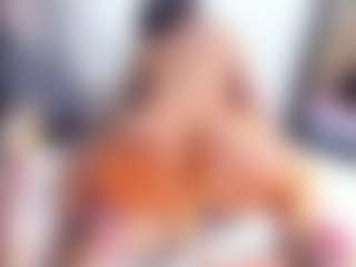 Live cam show with Laura Saenz - Oil on TastyBlacksLive