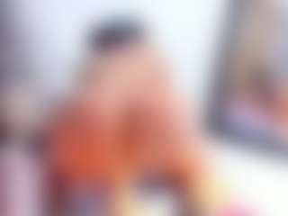 Live cam show with Laura Saenz - Shaved Pussy Big Tits on friskycurves.com