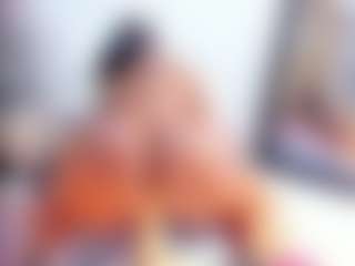 Live cam show with Laura Saenz - Brown Eyes Lovense on Camversity