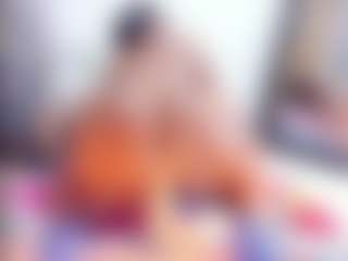 Laura Saenz's Live Sex Cam Show