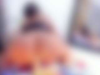 Laura Saenz's Live Sex Cam Show