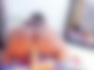 Laura Saenz's Live Sex Cam Show