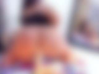 Laura Saenz's Live Sex Cam Show