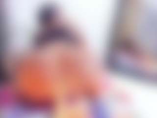 Laura Saenz's Live Sex Cam Show