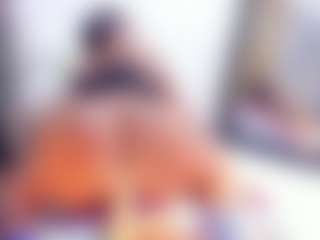Laura Saenz's Live Sex Cam Show