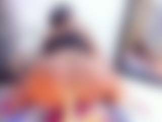 Laura Saenz's Live Sex Cam Show