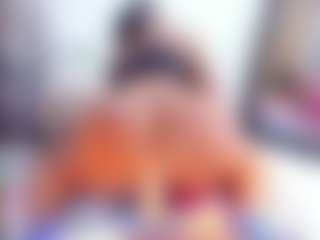Laura Saenz's Live Sex Cam Show