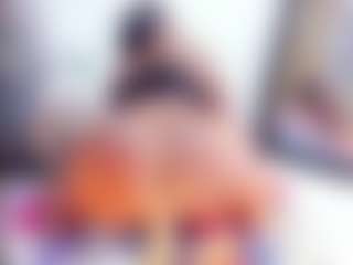 Laura Saenz's Live Sex Cam Show