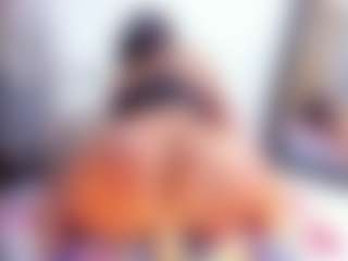Laura Saenz's Live Sex Cam Show