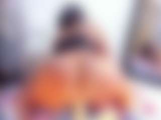 Laura Saenz's Live Sex Cam Show