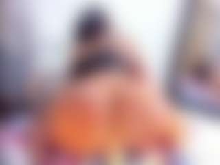 Laura Saenz's Live Sex Cam Show