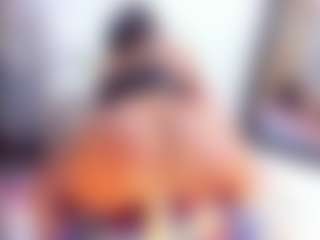 Laura Saenz's Live Sex Cam Show