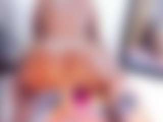 Laura Saenz's Live Sex Cam Show