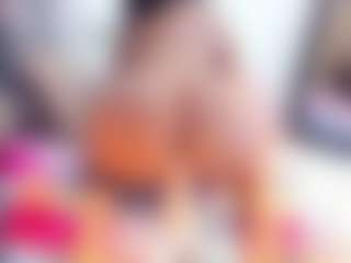 Laura Saenz's Live Sex Cam Show